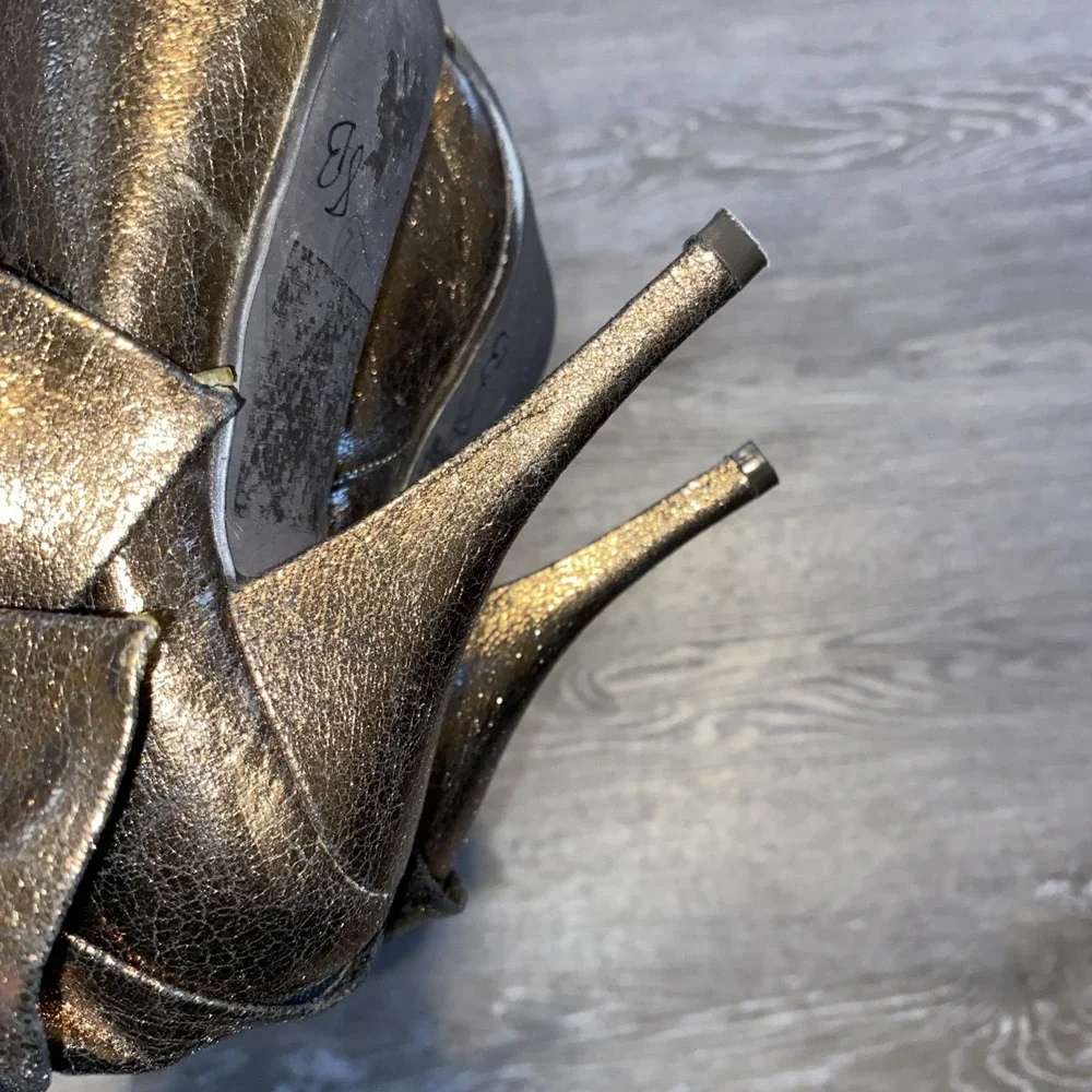 VINTAGE Y2K WET SEAL‎ METALLIC GOLD BOW HEEL SLIP-ON ANKLE BOOTIES SIZE 7.5